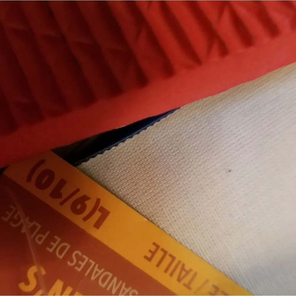 SEAS THE DAY FLIP FLOPS SIZE 9/10 - Picture 3 of 3